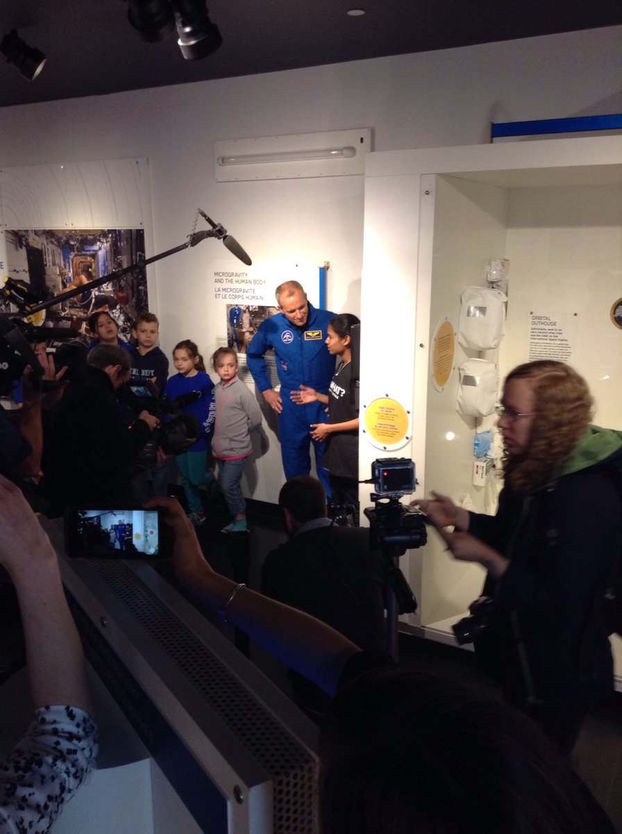avspacemuseum's tweet photo. Talking about recycling water on the #iss with #sowhatscience and @Astro_DavidS https://t.co/xJiDD9uVxD