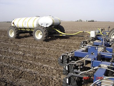 YetterFarmEquip's tweet photo. Whether it's for Side-Dress or Planting....#All-Steer #Allthetime https://t.co/Qe6mjly37W