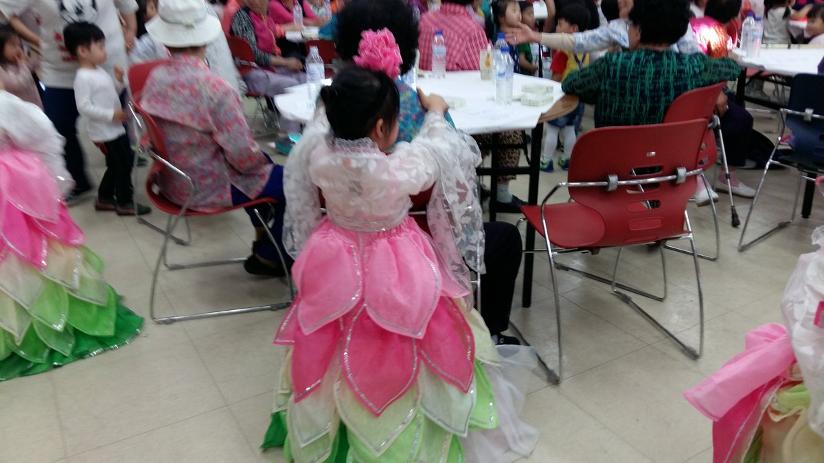 산성3  어린이집 에서는   효 교육을  열심히  시키고 있어요.  효가 살아야 나라가 산다.