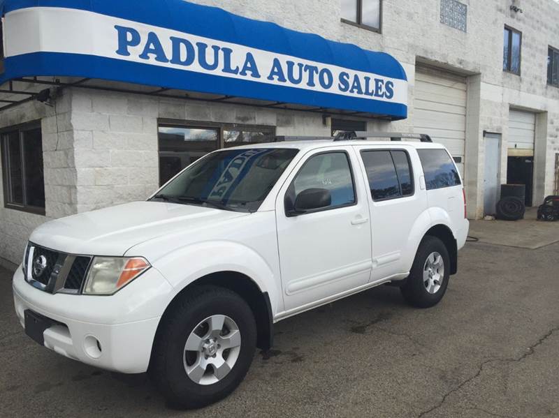 PadulaAutoSales's tweet photo. Don't miss out on this 2005 #Nissan Pathfinder! #cars #usedcars #AutoSales #PadulaAutoSales https://t.co/COIGgp4Si4 https://t.co/xUJTYaFiAo
