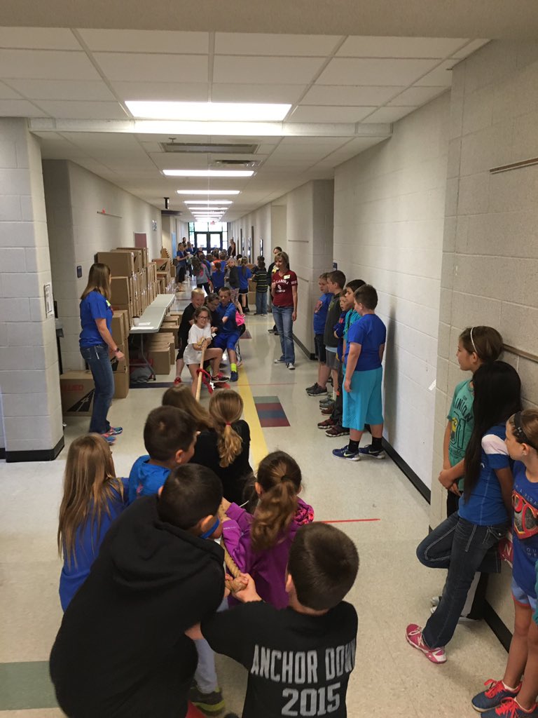 genafrench14's tweet photo. Indoor field day is off to a start with tug-o-war! https://t.co/2LcUq8b9Qk