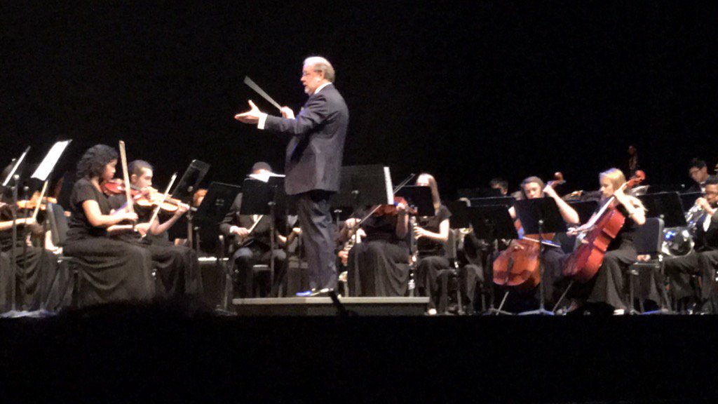 susanbbossie's tweet photo. Congrats @OLGCHS grand opening of the Performing Arts Center. #drslocum #2cellists https://t.co/BcVFfupIk9