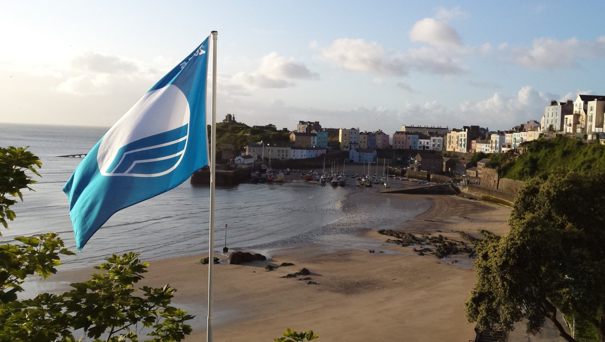 Keep_Wales_Tidy's tweet photo. As we announce the 2016 #WalesCoastAwards today we want to know your fave beach to visit &amp; why? Let us know! https://t.co/jFpgIFgOQo
