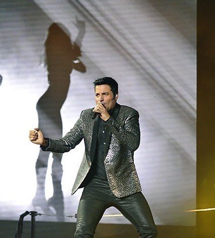 lacronicard's tweet photo. Chayanne prepara un concierto «electrizante« para cerrar gira en Dominicana https://t.co/UhYKRog3E0 https://t.co/DKfsoHQjJD