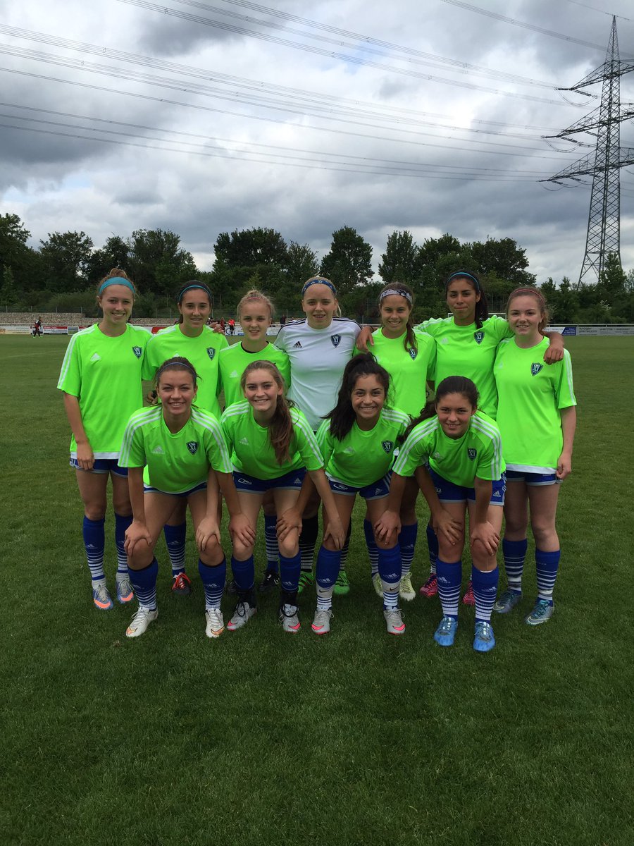 Rushselect's tweet photo. Match against Eintracht Frankfurt in the morning & watching @1_FFCFrankfurt in the afternoon! #RushSelectEurope https://t.co/WNpYsvdMAe
