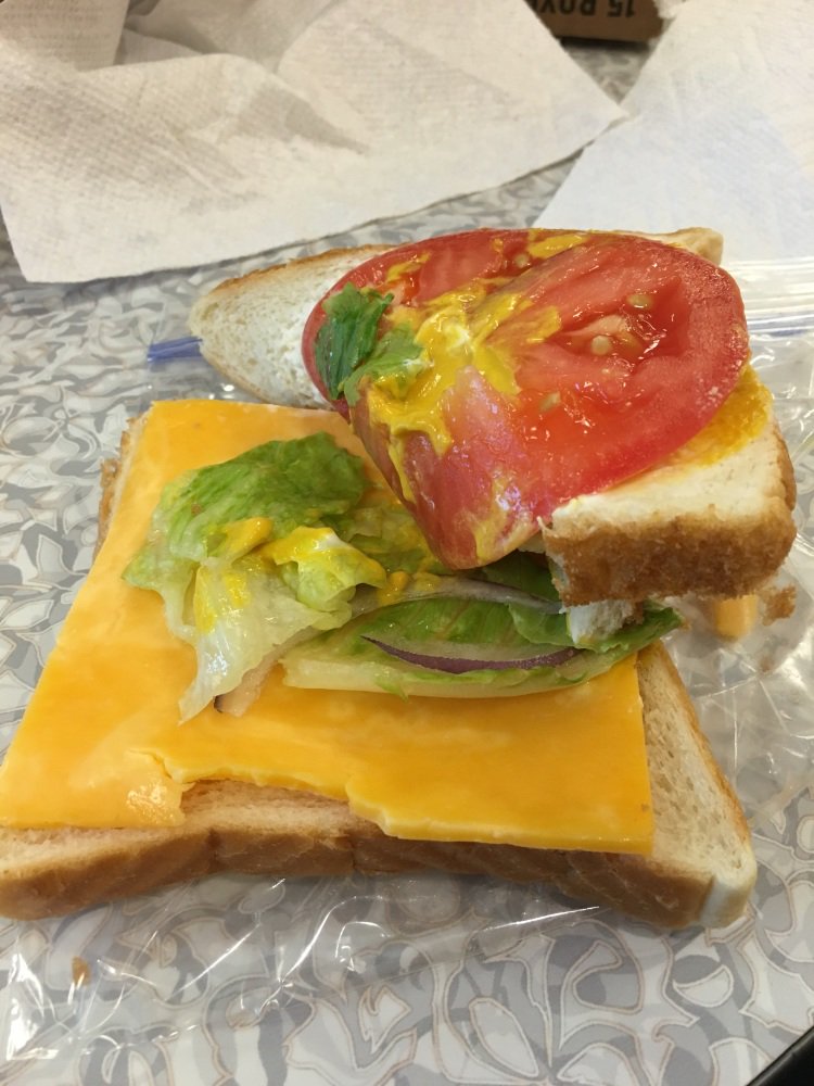 coleworld9786's tweet photo. When your teammate made your lunch and forgot to add meat 😔😩 #BreakADifference #UnitedWayASB #OMDasb16 https://t.co/r6ypq2bBnW