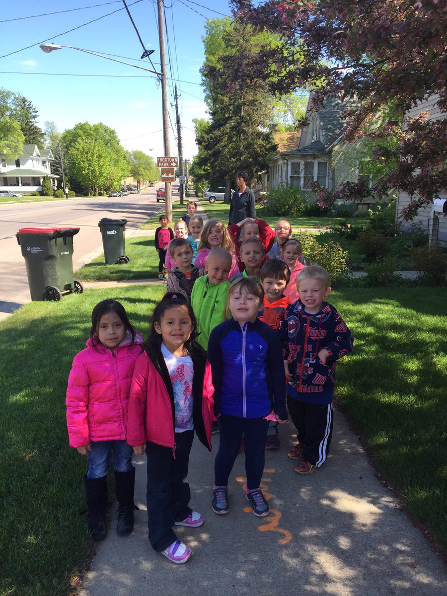 LinzkMrs's tweet image. Making our way back to school. What a beautiful morning!! @CSEROCORI #cse2028 #csestrong