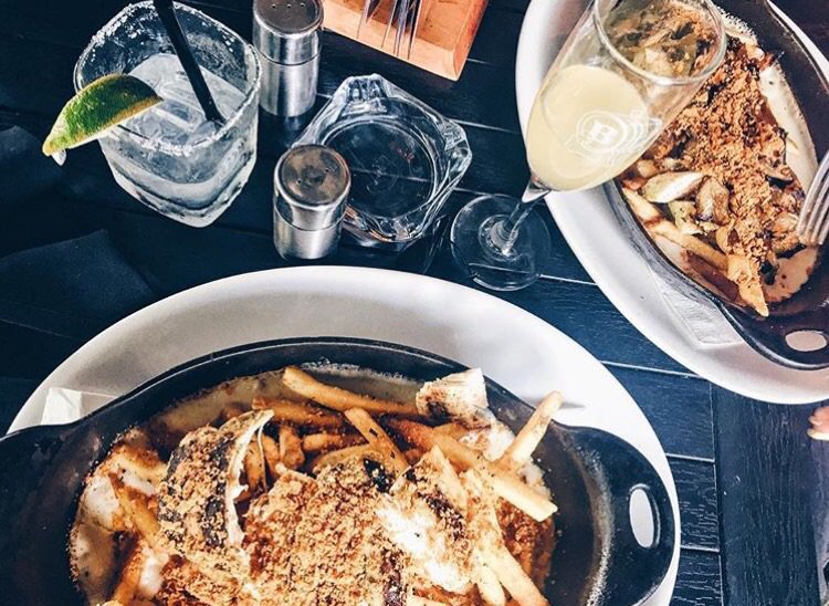 BatchMiami's tweet photo. Pile those Mac Attack toppings sky high cuz it's #MacAttackMonday! Enjoy unlimited toppings during lunch for $12. https://t.co/xGFh7LQmO7