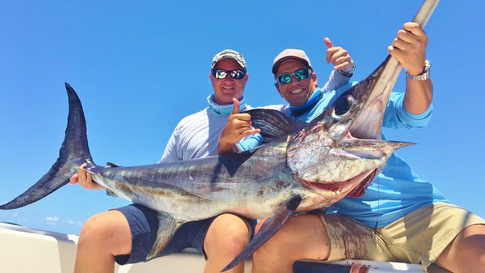 _Darcizzle_'s tweet photo. RETWEET for Cory Hanlon &amp; 150lb Sword! Congrats and thanks for sharing! #fishing https://t.co/QyGJ2cUo7V