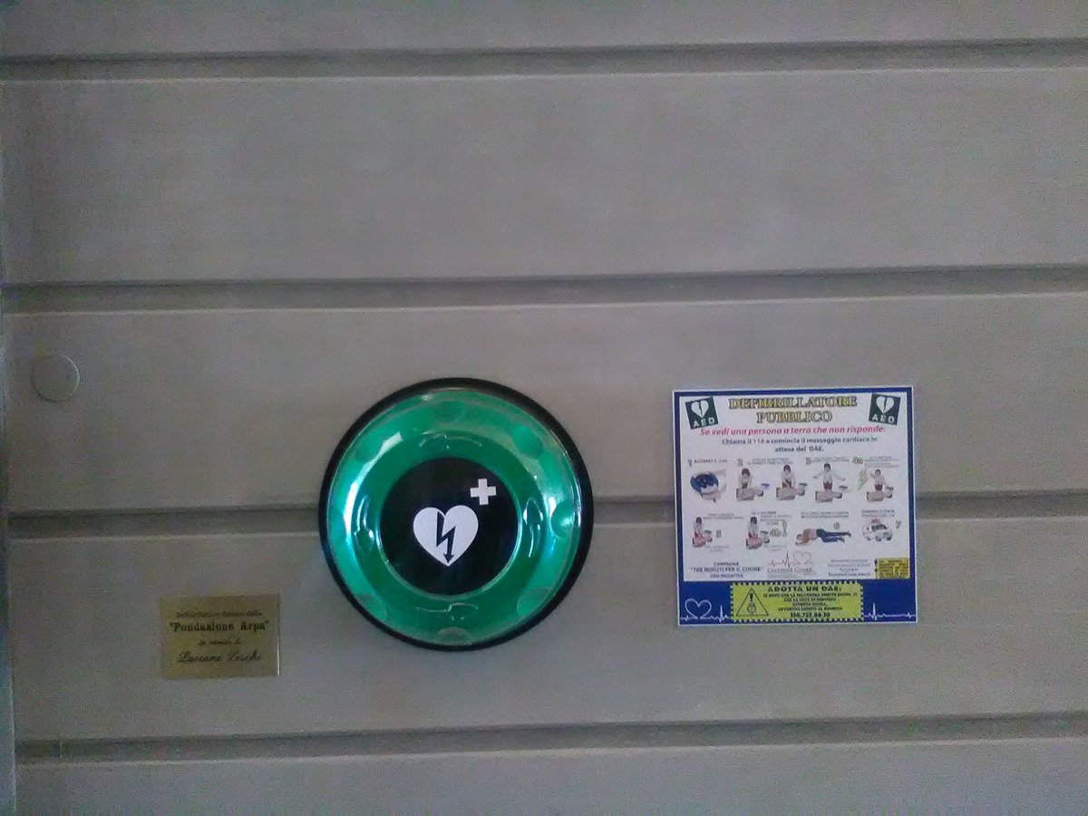 RCPPlanet1's tweet photo. @HeartSine #AED &amp; @deROTAID case waiting for tomorrow @palazzoblu @FondazioneArpa @fox5956 https://t.co/C9pFy7zvS1