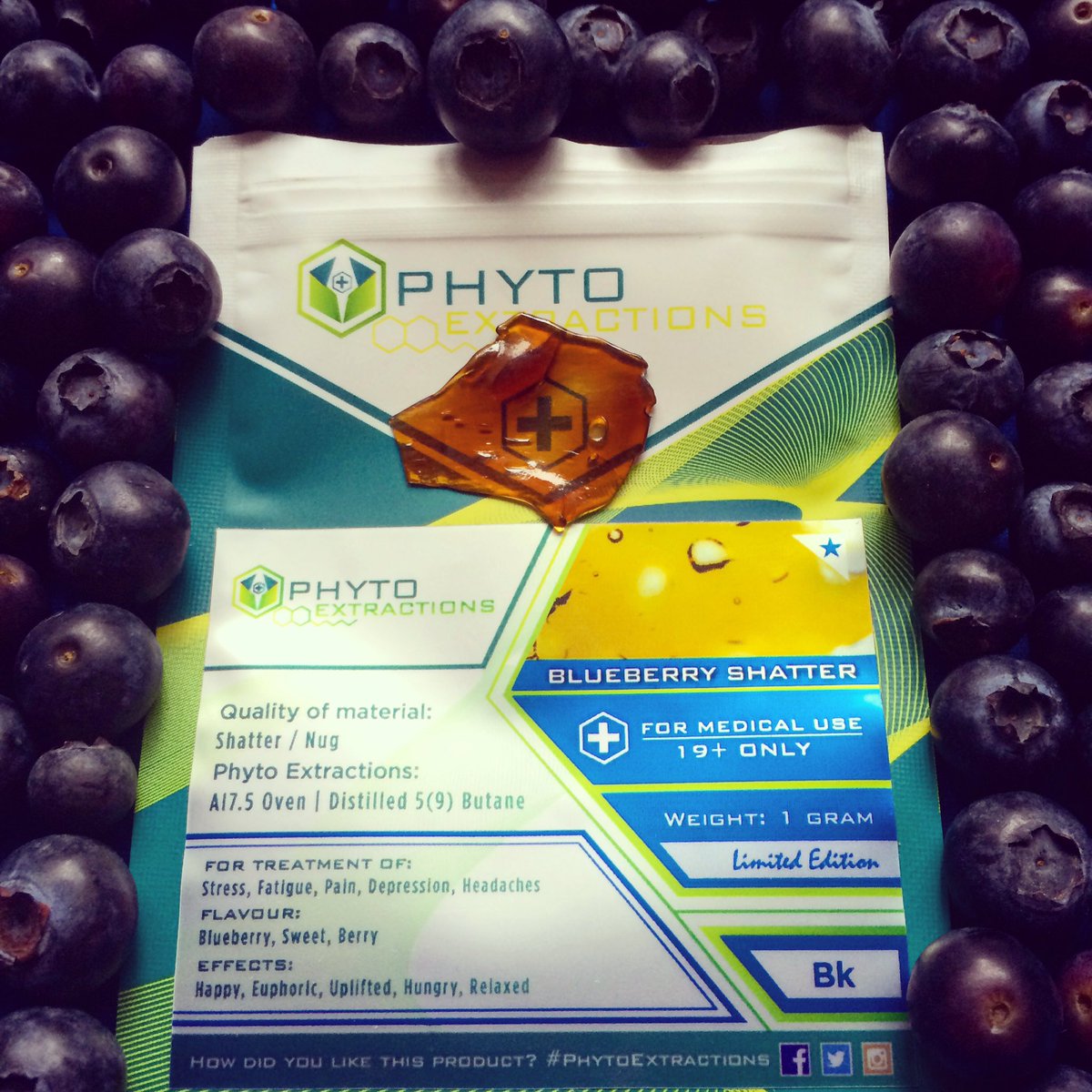 RELEAFEDCANADA's tweet photo. Our current fave here @ #RELEAFED !! #phytoextractions #blueberry #shatter 💙 #mmj #dispensary #cannabis #marijuana https://t.co/4xfKRoz5Ci