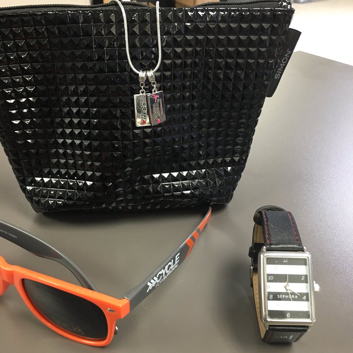 ClikClakCo's tweet photo. Showcasing some of our gorgeous products! #cycleforsurvival #jointhebattle #sephora #susangkomen #macys #simonmalls https://t.co/NwwE10jXal