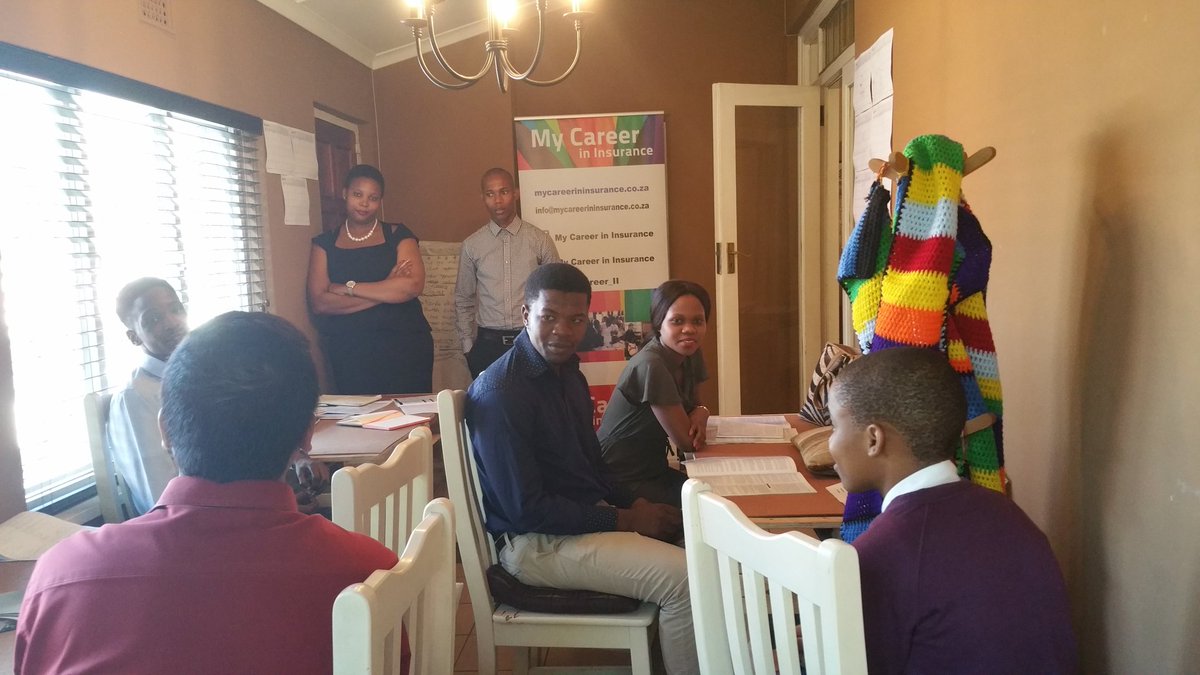 MyCareer_II's tweet image. #Interns + #PolicyWording + #InsuranceGuru @FrontlineUM = #FoodForThought #YoungMinds #ChangeTheWayYouSeeThings