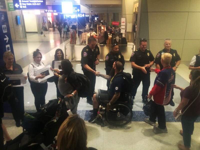 DFWAirport's tweet image. Welcome home, soldiers! This past weekend, #DFW greeted several Invictus Games competitors and their families.