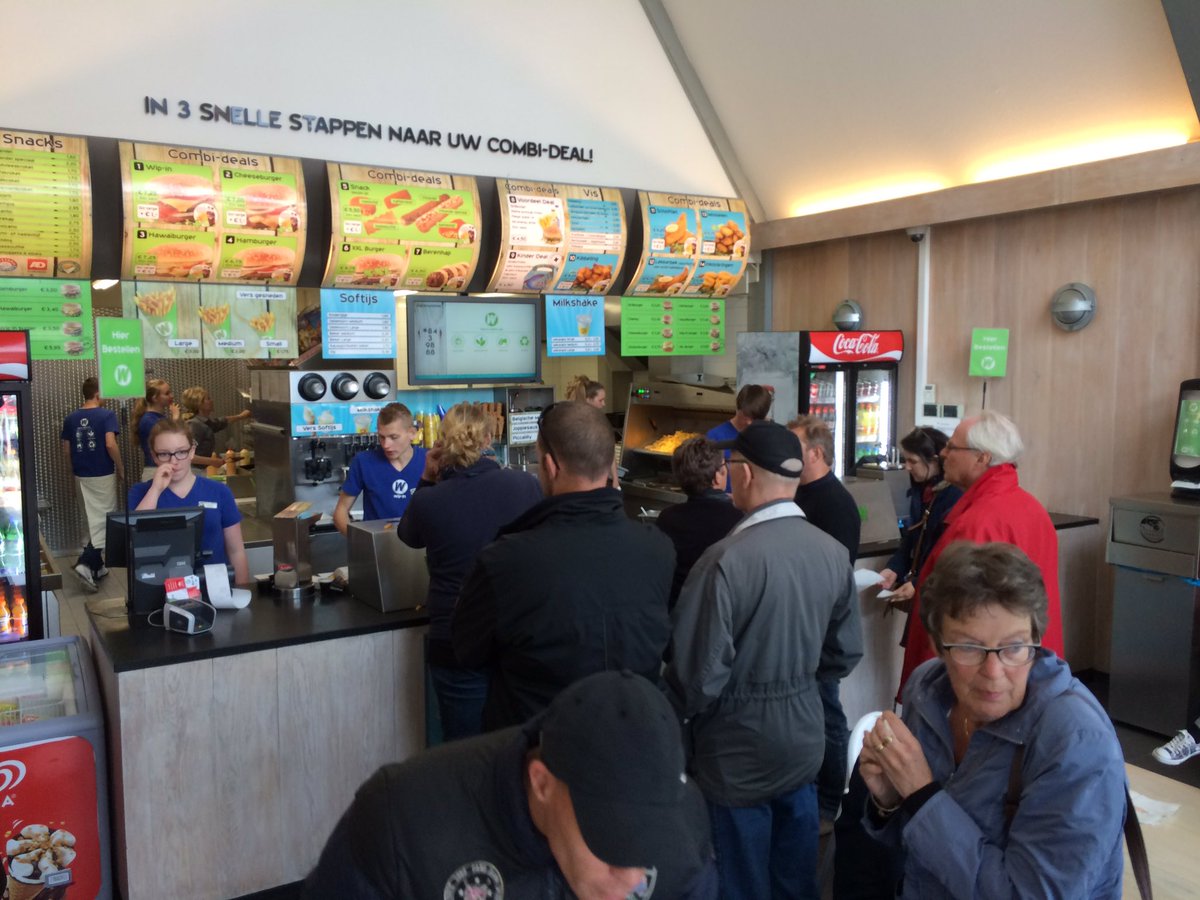 Het seizoen is weer begonnen! Spitsuur bij <a href="/snackbarwipin/">Snackbar Wip-in</a> #Callantsoog