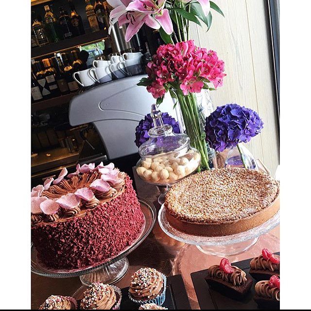 PontSt's tweet image. Sweet treats courtesy of @high__5__ 😍🍮🍩🍬🍪🍭 ift.tt/1srVLQI