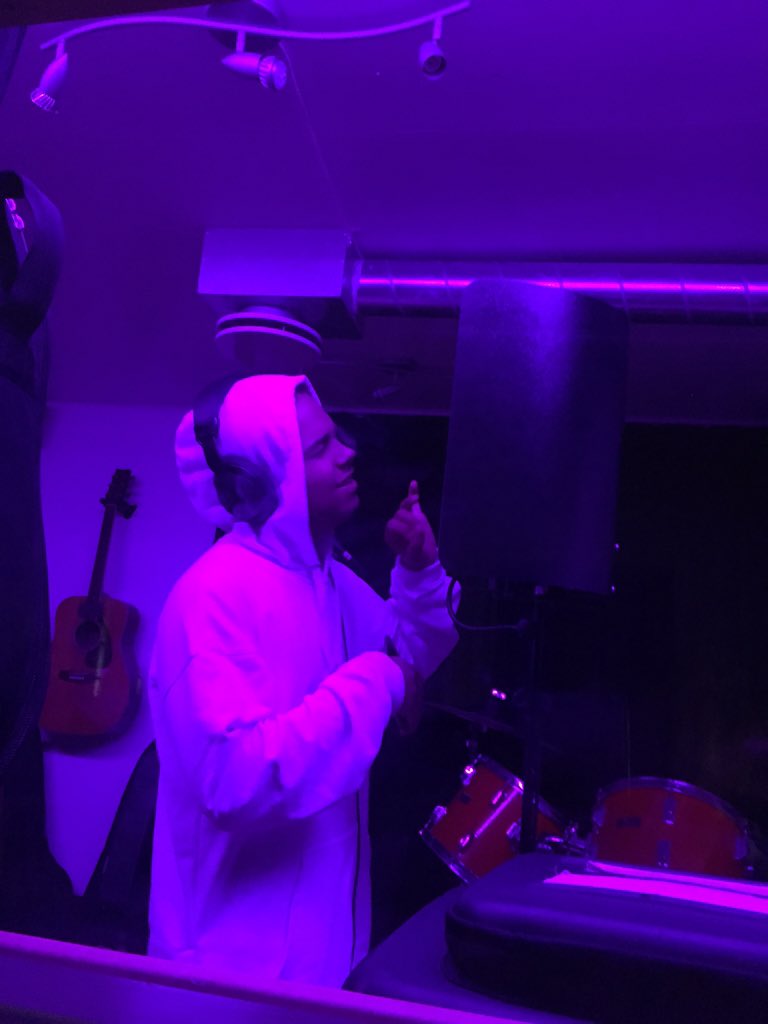 On to the next one. <a href="/aroncang/">aroncan</a> <a href="/aron_rafn/">Aron Rafn</a>