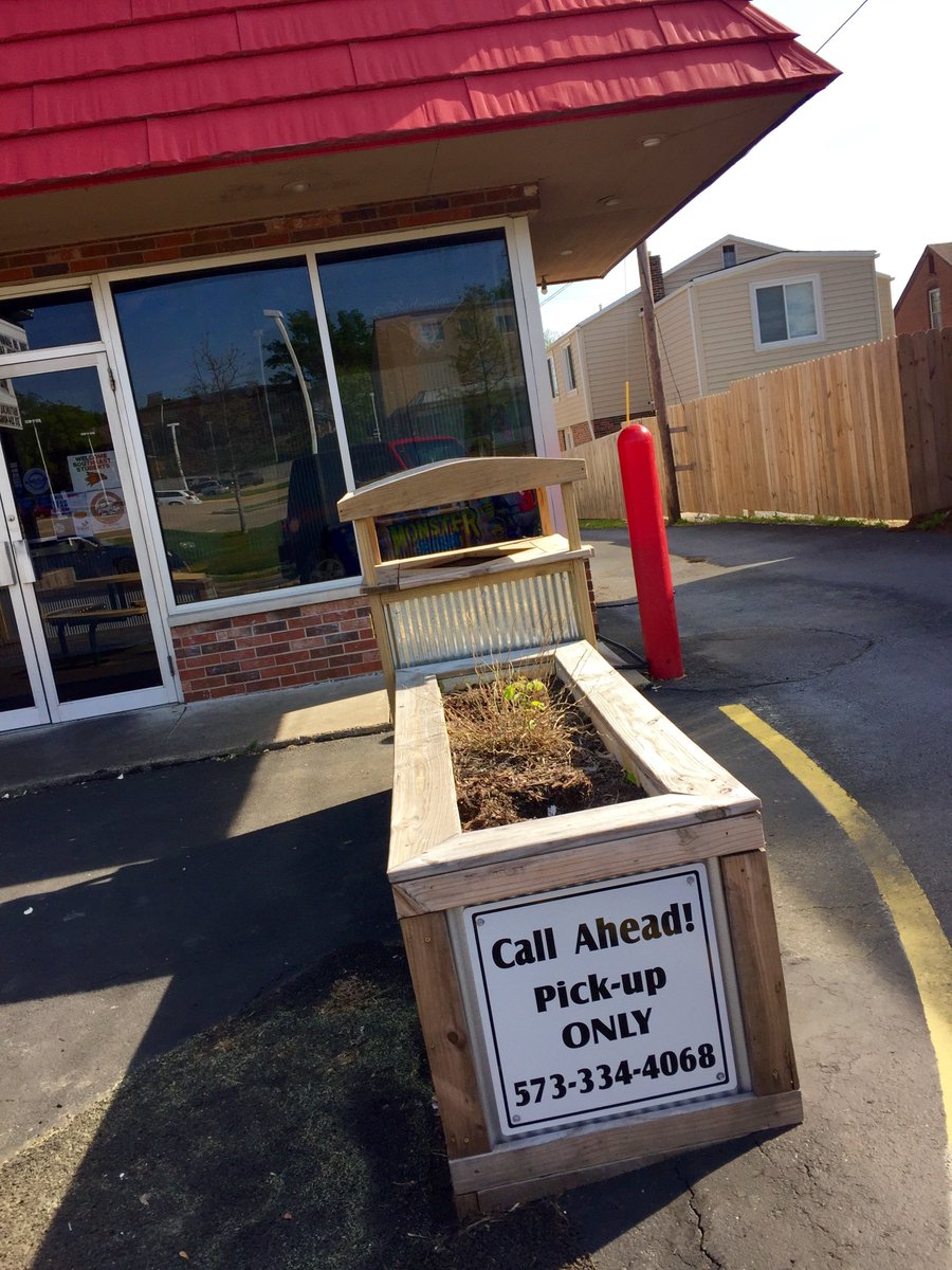 burrito_ville's tweet image. In a rush?
Call in your order and grab it at our #pickupwindow!
Get a FREE drink with a $5 minimum.
#EatLocal