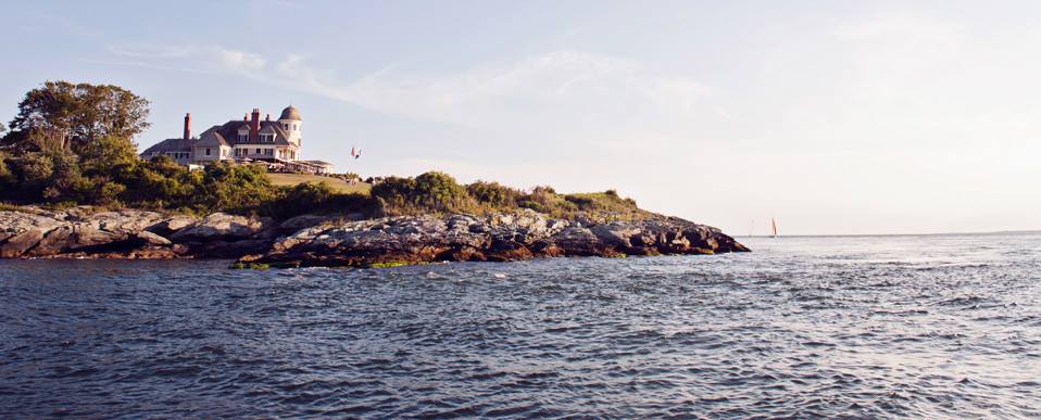 Beach bonfires, clambakes &amp; more mark <a href="/CastleHillInn/">Castle Hill Inn</a> 's lineup of Spring &amp; Summer events dscvrn.pt/1Z4OW1R