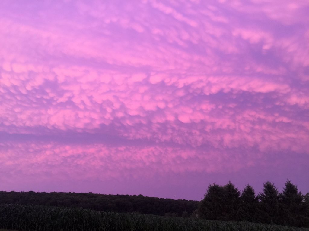 radpIaces's tweet photo. skies are incredible 😍😍 https://t.co/VvJRhis8XQ
