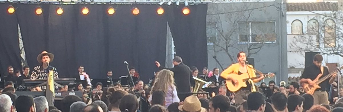 jsolervicens's tweet photo. obeses by day singing to the masses @Obeses @ArnauTordera  #obeses3d #badalona https://t.co/lh5hKWW9fU