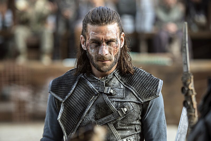 somerniklaus's tweet photo. ça mfait trop rire lui de le voir comme ça dans the 100 alors que dans shameless c le gars le plus con du monde mdr https://t.co/bpIWDBrovn