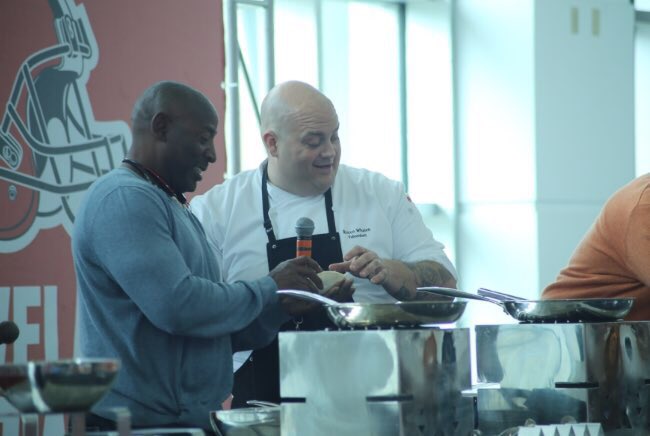 shortrib_1's tweet image. This past Saturday.... The legends took the stage... #Byner &amp;amp; @Rock1chef #believeland
