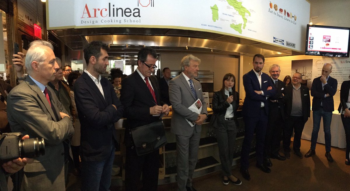 serracchiani's tweet image. @Eataly dedica un mese a eccellenze enogastronomiche #FVG. Grande vetrina per nostre aziende agroalimentari #NewYork