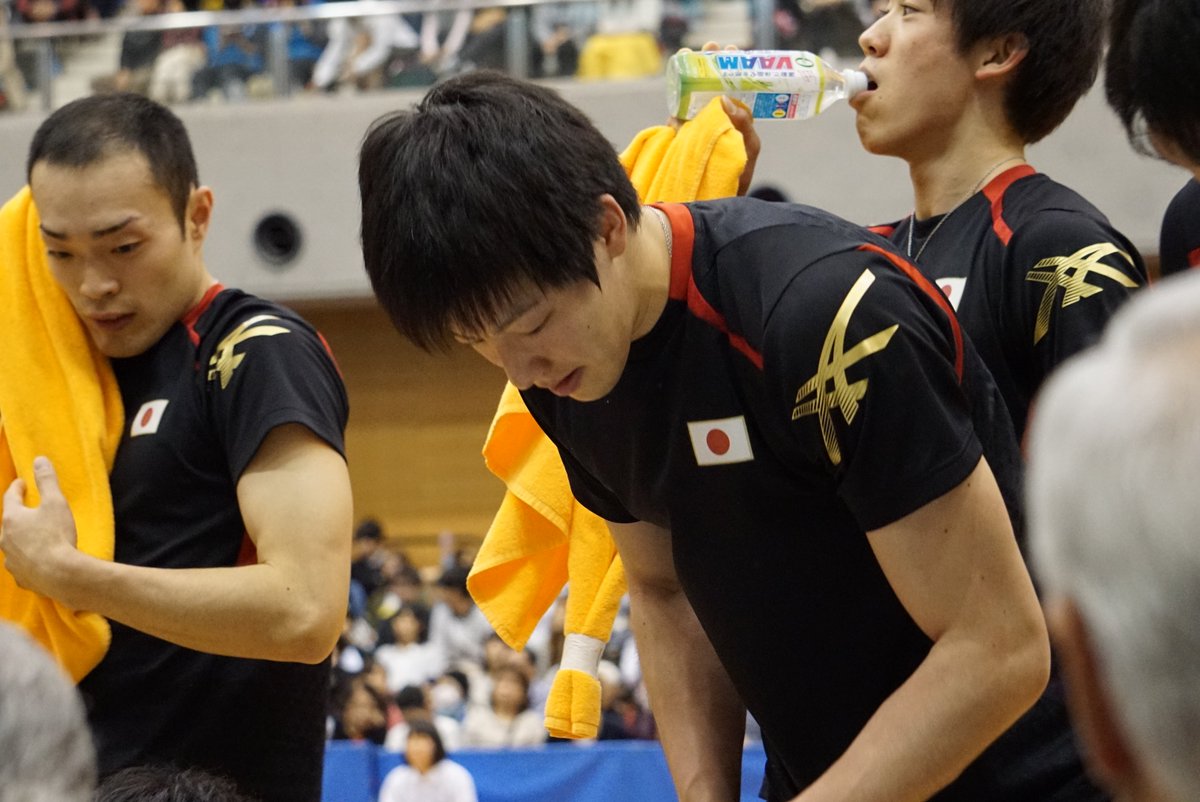 おちゃぼ バレー写真 On Twitter 20160410 割と丁寧に汗を拭く臣さん 薩摩川内 全日本男子バレー 深津英臣 傳田亮太 タオルシリーズ