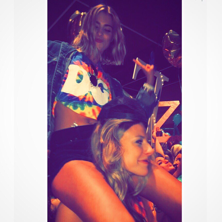 WhattaDrew's tweet photo. Happy 21st to my perfect little! I love you so much and can't wait to celebrate in south side tonight!!🎉🍾 https://t.co/po4jQRqky6