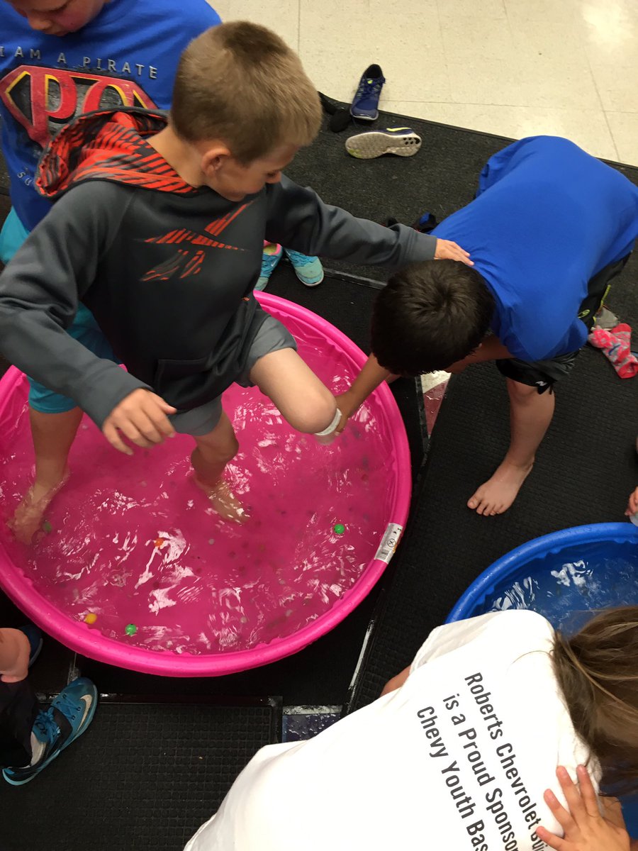 genafrench14's tweet photo. Fishing with our feet for marbles! #FieldDay https://t.co/dBMHaT1NEq