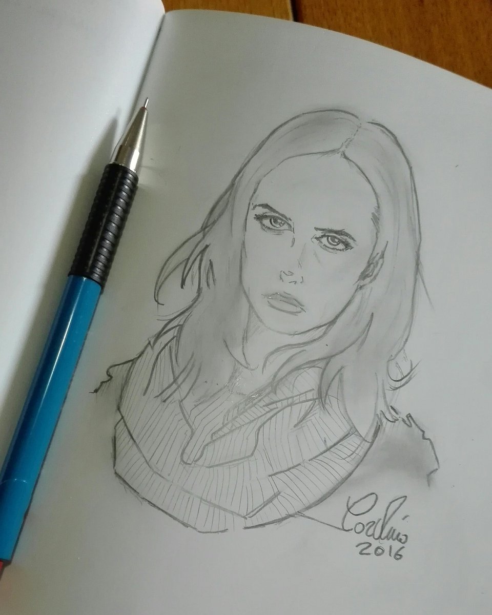 IAmCorvino's tweet photo. @Krystenritter I hope you like it :) #jessicajones #netflix #artwork #art #draw #pencil #marvel #portrait https://t.co/eOfsKpNZ3W