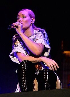 Emily_Azalean's tweet photo. More Photos: Iggy Azalea performing at @Cosmopolitan_LV's #BoulevardPool in Las Vegas. #SPF16 #SPFVegas https://t.co/B6roB3SVmg