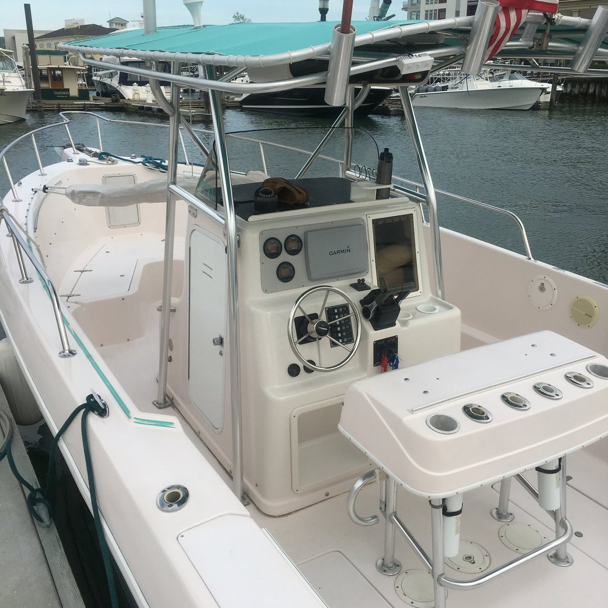 revitydetailing's tweet photo. 27 Ft. Boat detail this past weekend! Interior and exterior buff. Back to new ready for boat season #boat #detail https://t.co/YqW1CN1W1p