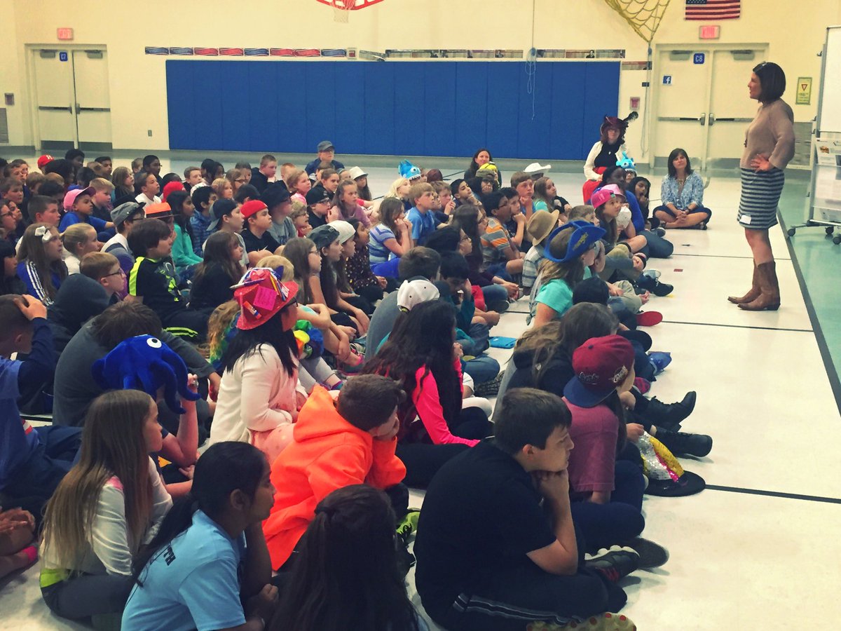 HoffmanTrailsEl's tweet photo. 4th and 5th graders learning about writing and story telling from Candace Fleming!  @candacemfleming https://t.co/8tQtWXJHoh