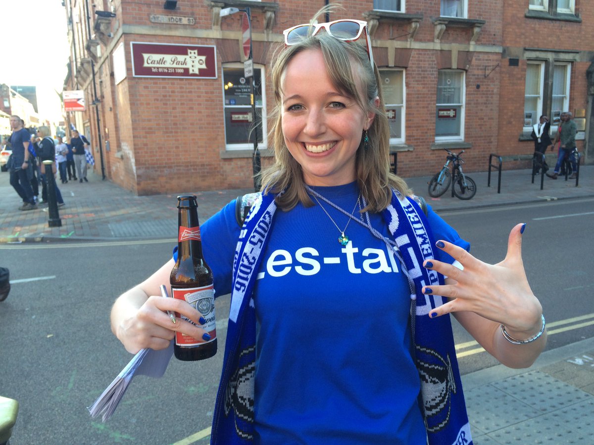 gemmapeplow's tweet photo. Reporter @SamanthaCFisher has gone all out. Even the nails are blue! #dedication #lcfc https://t.co/WiYnKIts0J