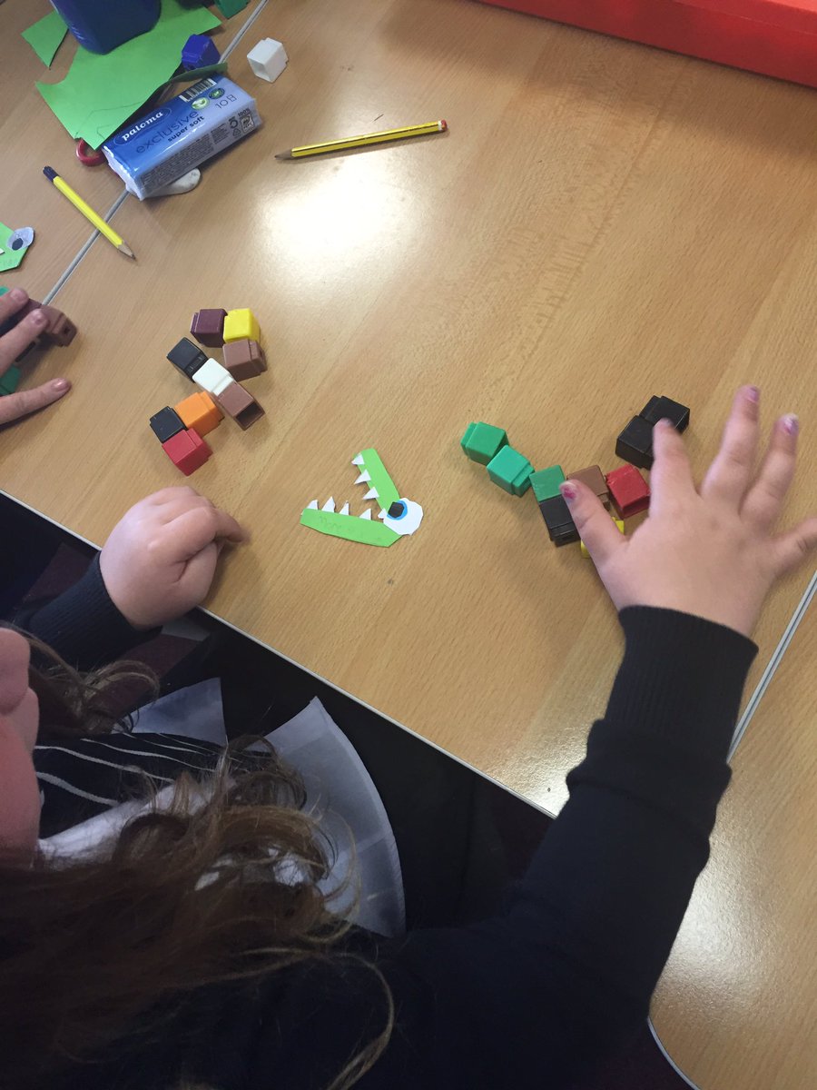 LadyloanPS's tweet photo. Pupils made 'hungry crocs' to learn about the greater than/less than symbols..πππ» #mathsisfun #learningnewconcepts https://t.co/9rPoyfcmRv