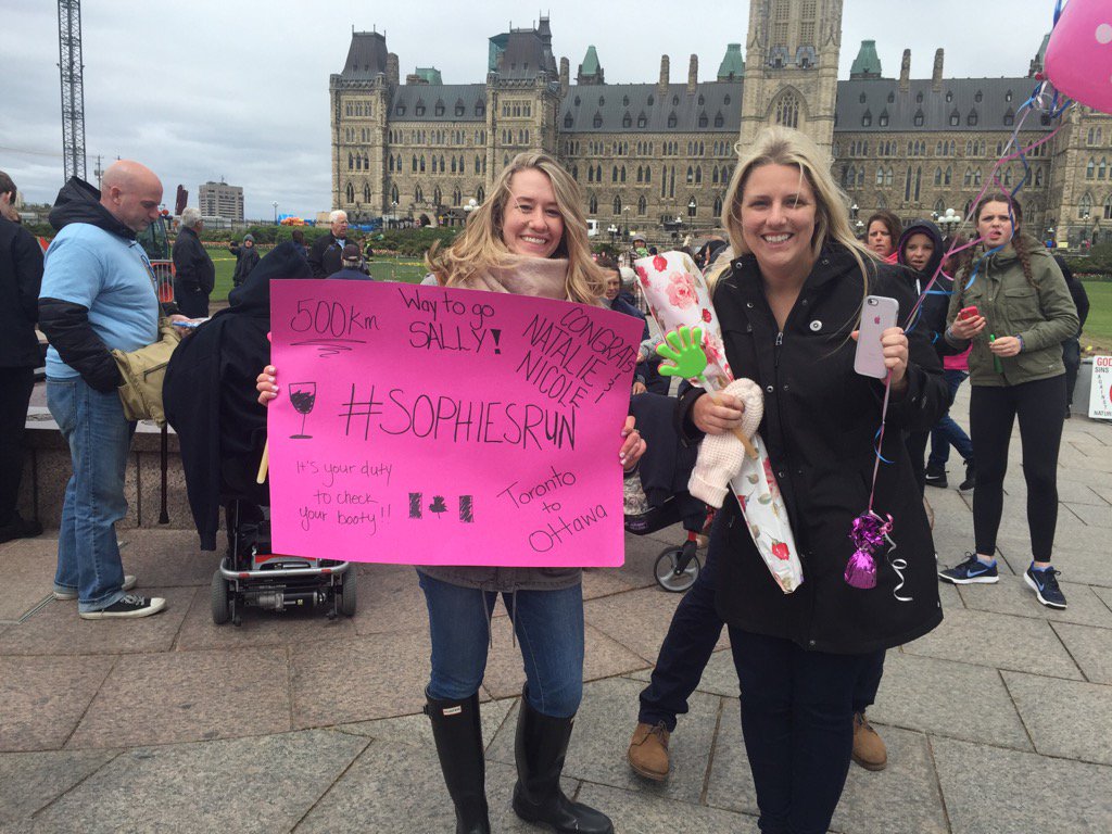 MJSterns's tweet photo. @sophiesrun arrived at Parliament Hill greeted by SUPER supporters ! https://t.co/0v2cqrtXg7