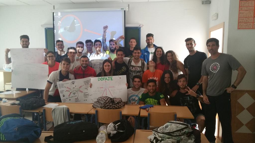 Pedroqc87's tweet photo. El TAFAD del IES Arroyo de la Miel ha conocido hoy la realidad menos conocida sobre el dopaje. #VST2016 @AEPSAD https://t.co/kjbaucRaP0
