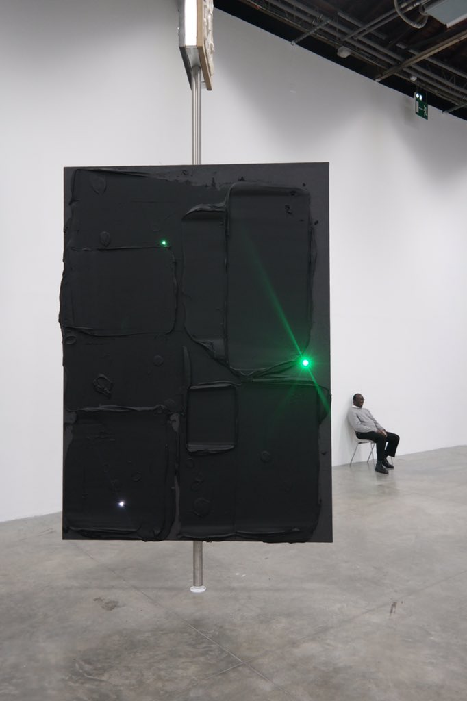 Alexandre_Sim's tweet photo. Ça ressemble à du Pierre Soulages avec des LEDS : troublant ! 😳
@ Palais de Tokyo  #Quistrebert https://t.co/BH4fZW6yha