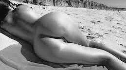 Shelleysquirts's tweet photo. Beautiful day to finish work early #nakedsunbathing https://t.co/FunrnC2eah