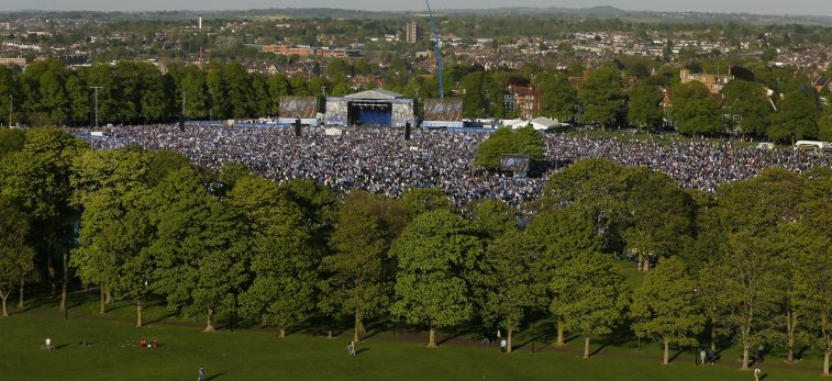 "It's like Glastonbury has decamped to Leicester." 

bbc.in/1NvIDmJ #LCFCParade