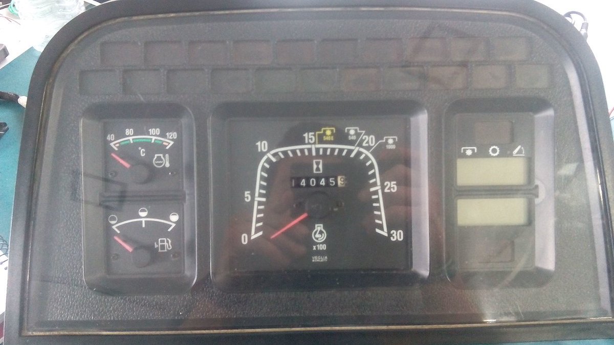 LabElectronico's tweet image. Reparación y comprobación cuadro New Holland #LEtractor #reparacionesLE #dash