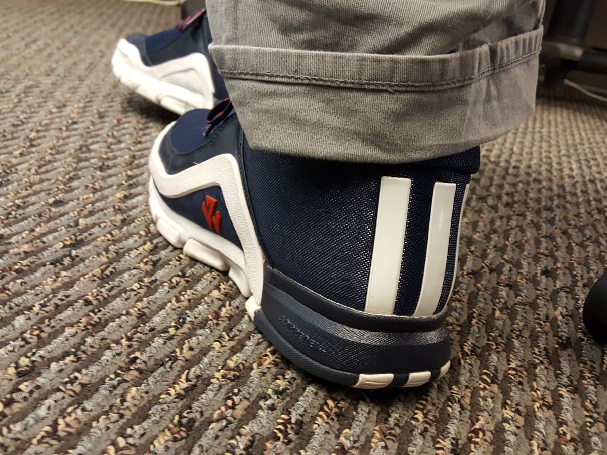 JasonWithAnH's tweet photo. . @JohnWall hey mister Yohn Wall! Big fan! Thanks for keeping my feet fresh on a Monday. #DC #Yohn #GreatWall https://t.co/6YGP34AOwp