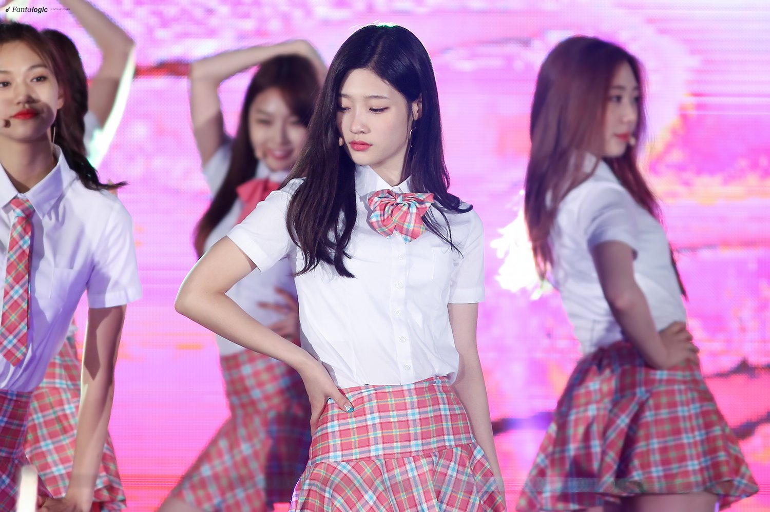 CimQJaSVEAAxYp-.jpg:large