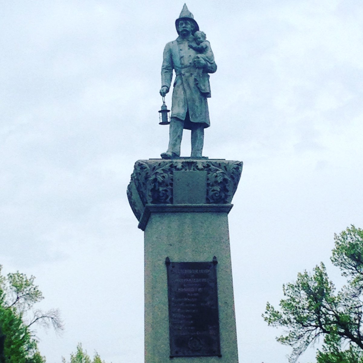 iverillo's tweet image. Inspo for the @PostersAndPints show. Came across this while running thru Calvary cemetery. #postersandpints