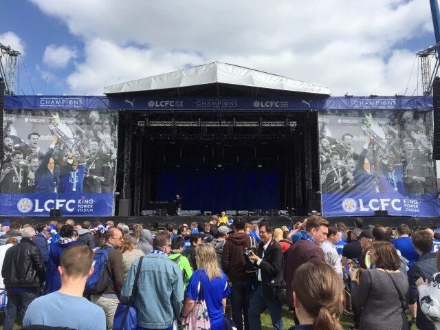 sylorgat's tweet photo. @TedCassidyFosse #VolunteersOnTheGo #FoxesFoundation @LCFC #DillyDingDillyDongComeOn! https://t.co/dxCRkRA77G