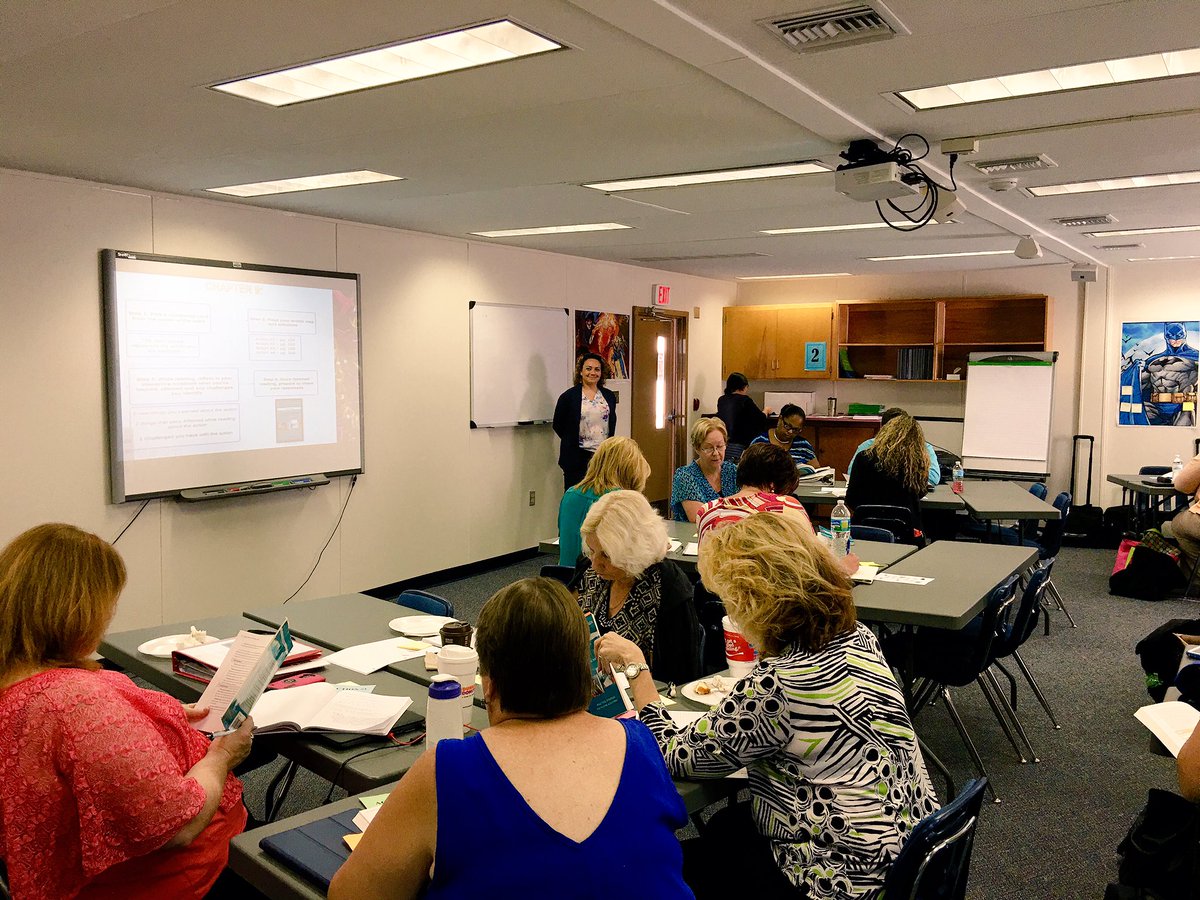 jcdillon2112's tweet photo. #LCSART Professional Learning. ARTs make a huge difference for #LCSstudents. https://t.co/eiaf6cJgN6