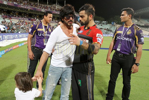 SirJadeja's tweet image. PIC Of The Day: SRK, AbRam &amp;amp; Virat Kohli. Can&apos;t Ask For Anything More.

#KKRvRCB #RCBvKKR #IPL9  #IPL2016 #IPL