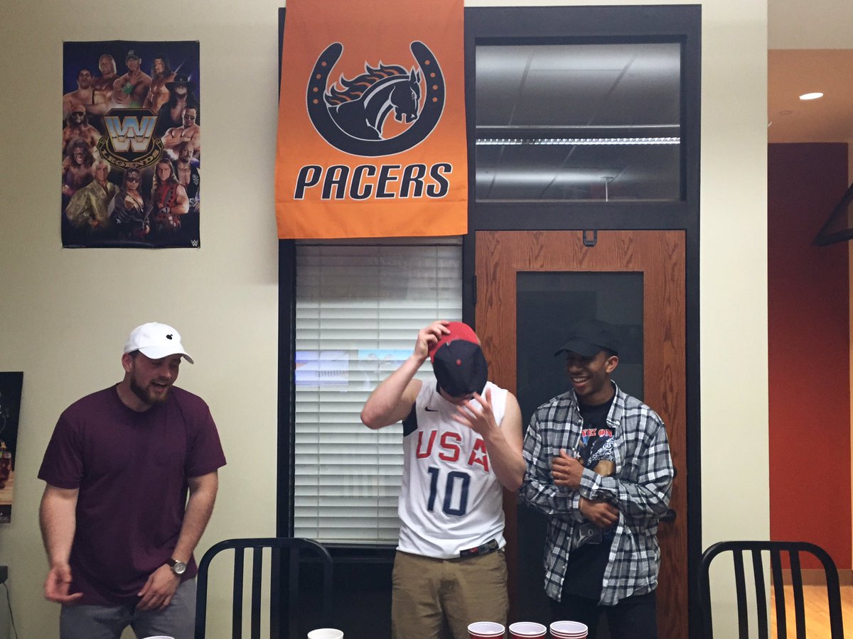 tkidd_20's tweet photo. When the squad try's to take a pic together but everyones turnt.. 😂😂 @EthanNichol10 @DeyDey_47 https://t.co/rIKJ2kbm2L